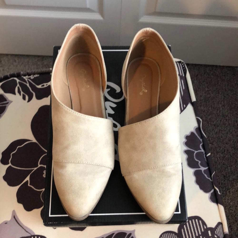 Quipid Tuxedo Flat Shoe